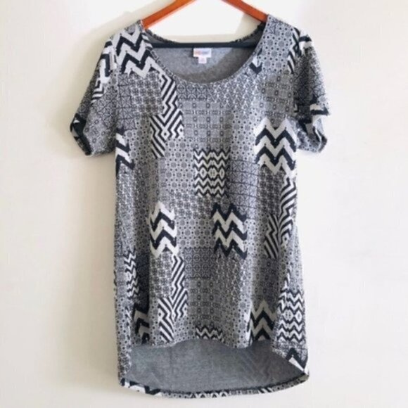 LuLaRoe Classic Tunic Tee M Knit Woven Patchwork Bohemian Pattern Black & White - Picture 1 of 9